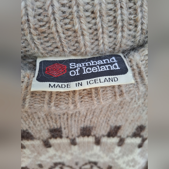 Samband of Iceland Vintage High Crewneck 100% Wool Cozy Sweater Size LX - Picture 3 of 9